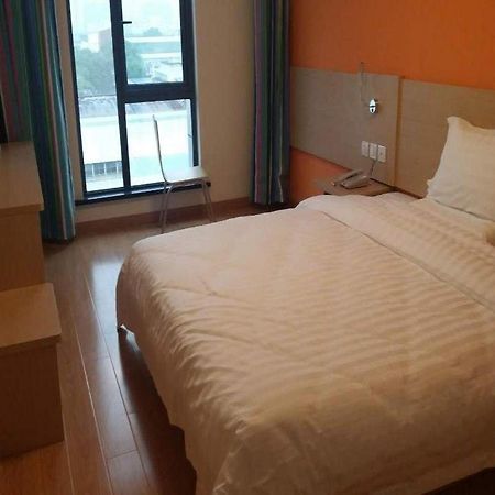 7 Days Inn Shanghai Minhang Dongchuan Road Jiaotong University Экстерьер фото
